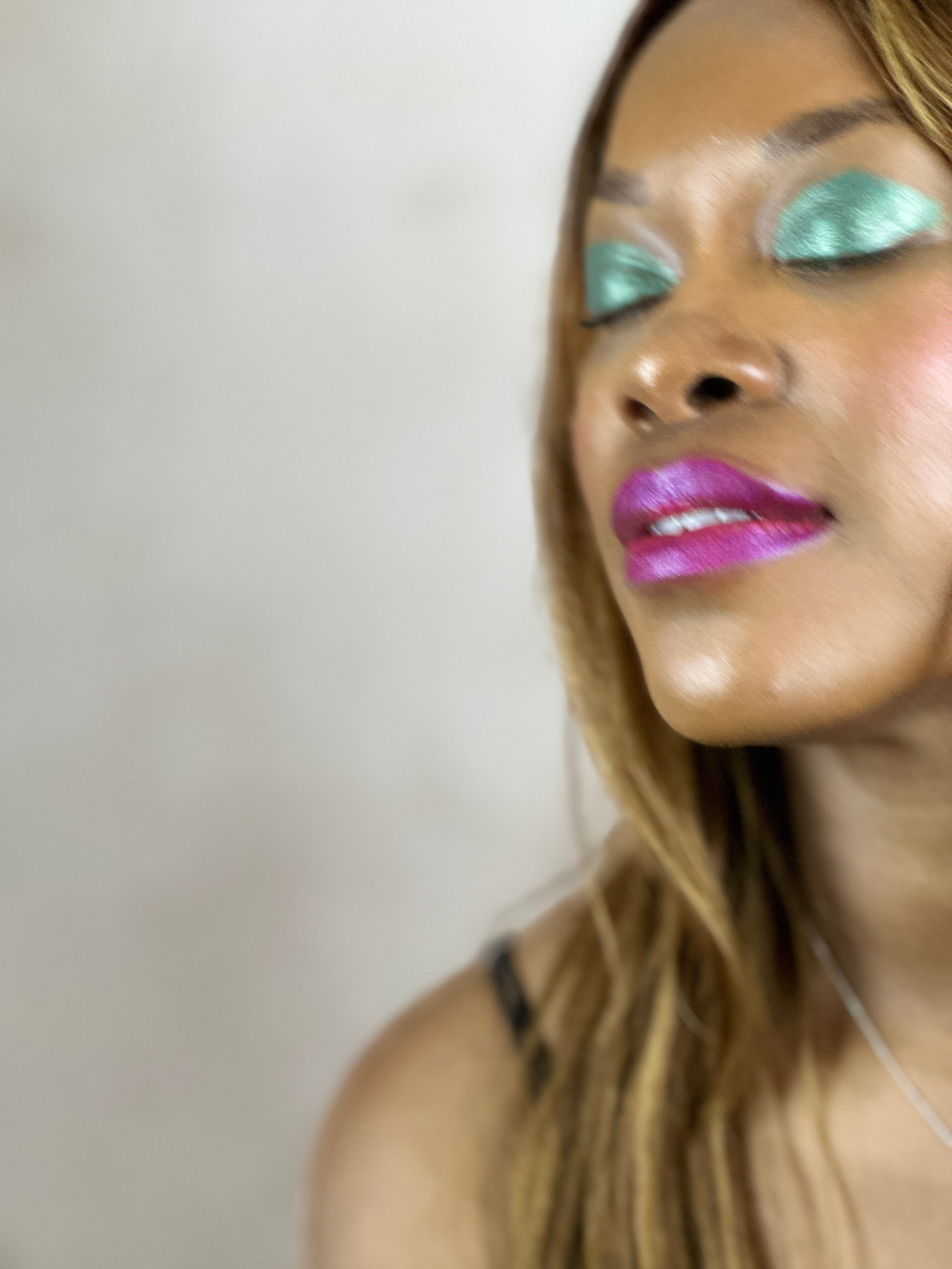 Lipstick : 8 Luxurious Shades